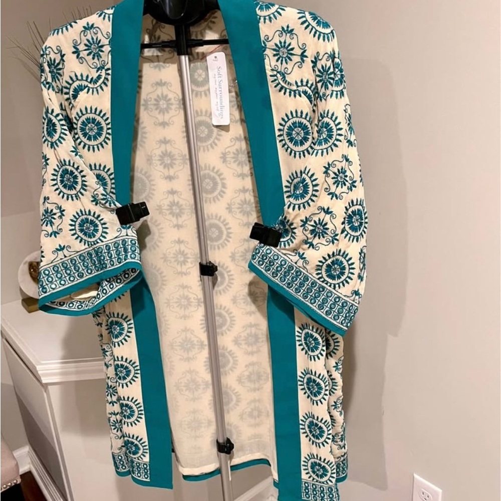 Soft Surroundings Teal and Cream Shrug
